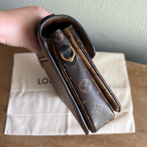 Authentic Louis Vuitton Pochette Metis Reverse Monogram Crossbody Bag - Picture 6 of 14